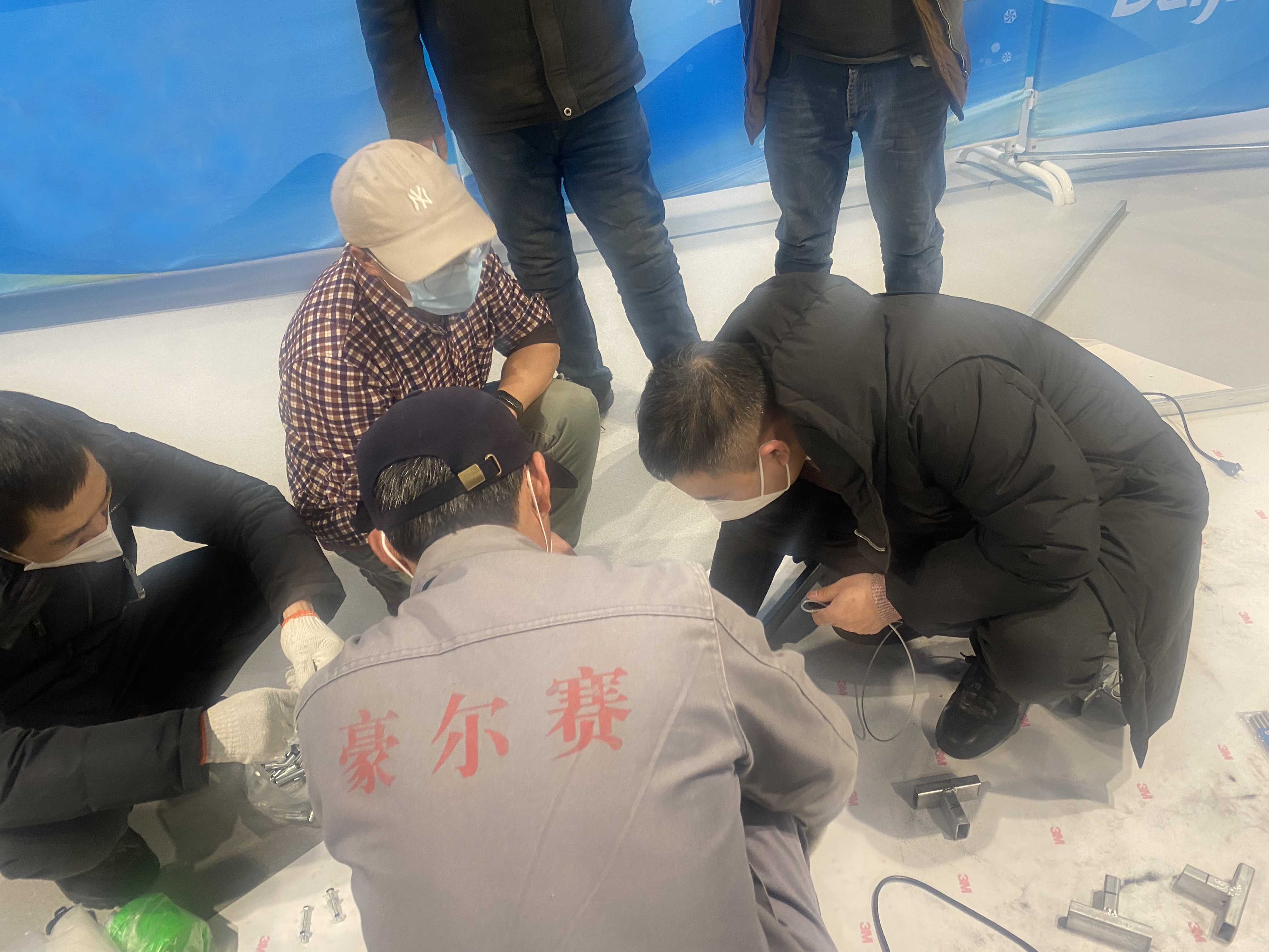 11九游会AG为速度滑冰比赛提供专业转播设备安装服务.jpg